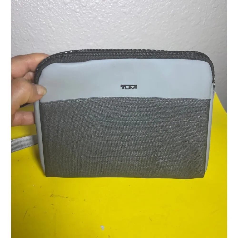 Tumi Voyageur Turner Gray Ombre Crossobody 9 x 8 148539A214